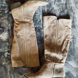 👑Knee High Soft Grey Boots